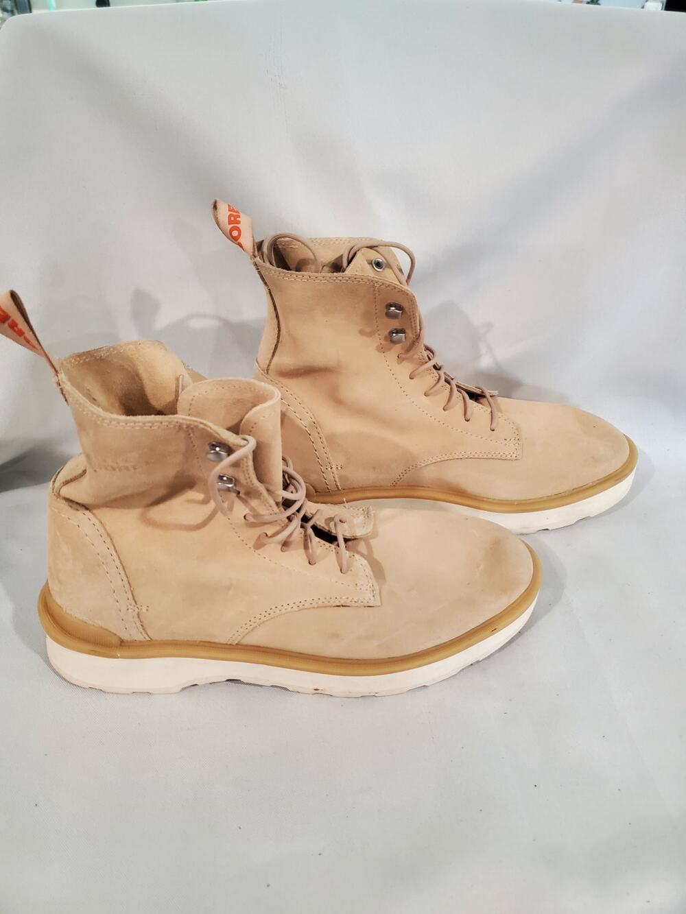 Hi-Line Platform Combat Boot by Sorel size 9. S69